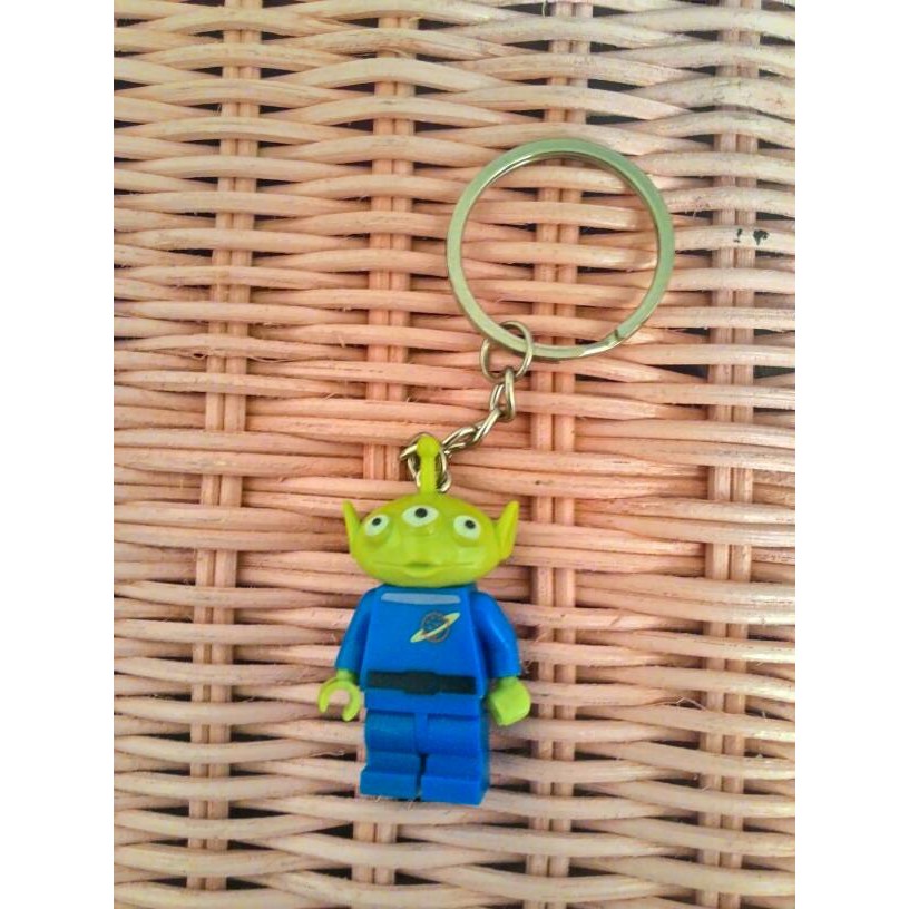 gantungan kunci  alien toy story minifigure keychain