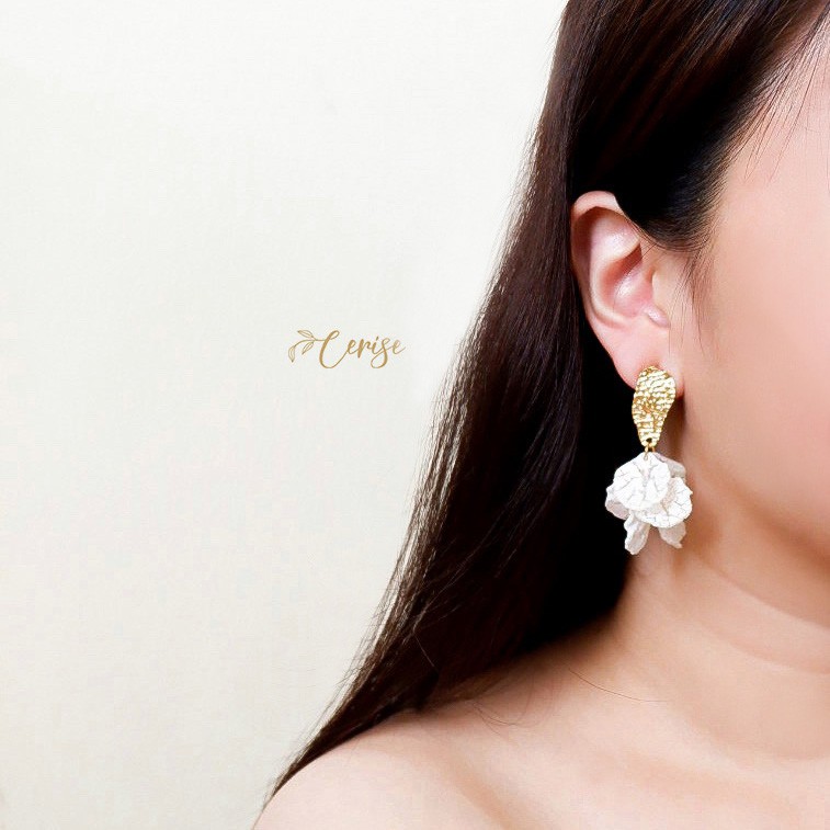 Selena Earrings | Anting tusuk panjang korea bunga putih emas cantik aksesoris wanita korean style