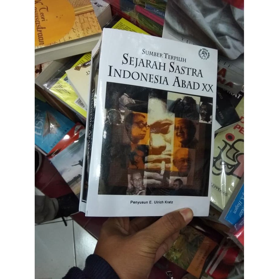 sejarah sastra indonesia abad XX - Ulrich Kratz sumber terpilih