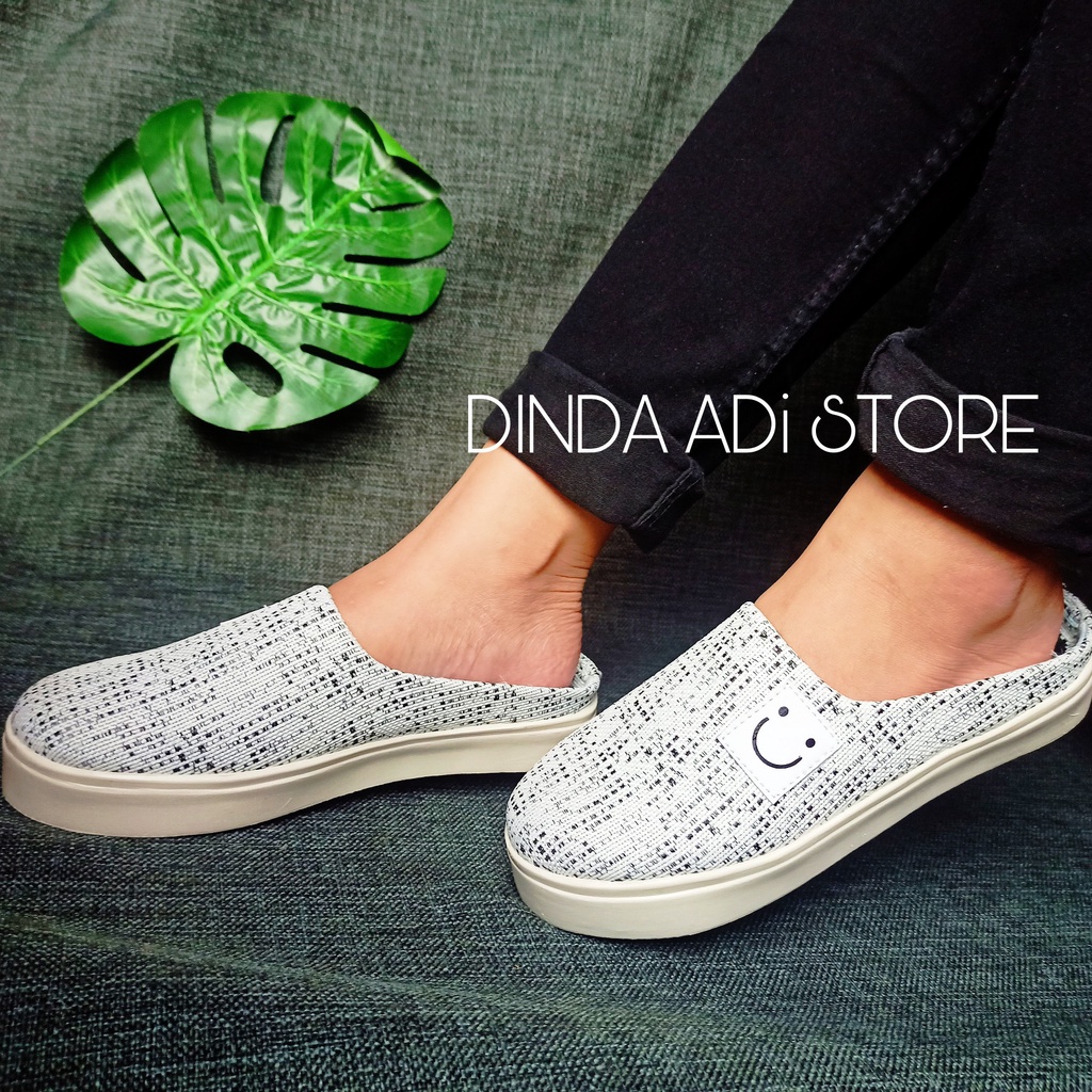 HD SEPATU WANITA SLIP ON MARSMELLOW BEST SELLER MURAH - KREM HITAM BIRU DAN PUTIH