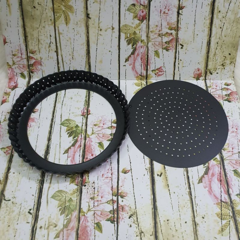 Perforated pizza pan with removable bottom / loyang pizza / pie pan