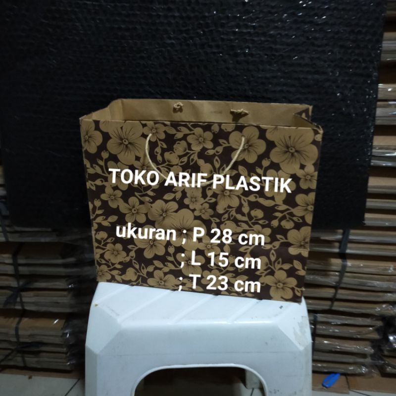 

kantong kertas / paperbag brownis M batik @12pcs