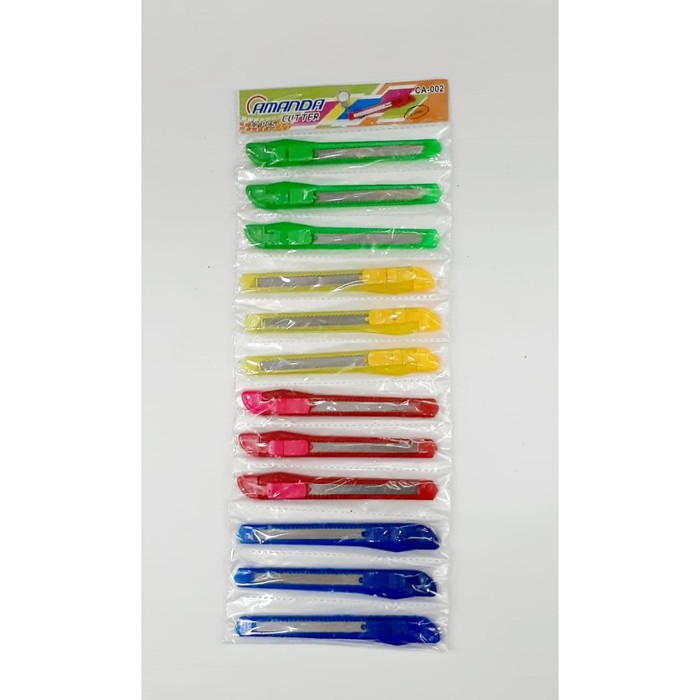 

CUTTER AMANDA CA-002 TRANSPARENT KECIL PER LEMBAR ISI 12 PCS