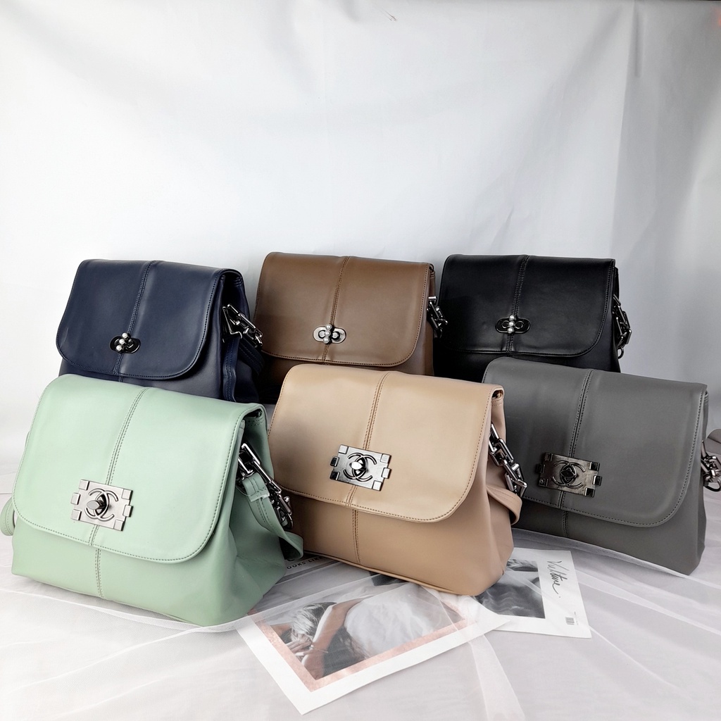 Tas Selempang Wanita Bahu Kuliah Santai Kulit Leather Polos Flap Hitam Mutiara Premium Lokal  KT073 KT074