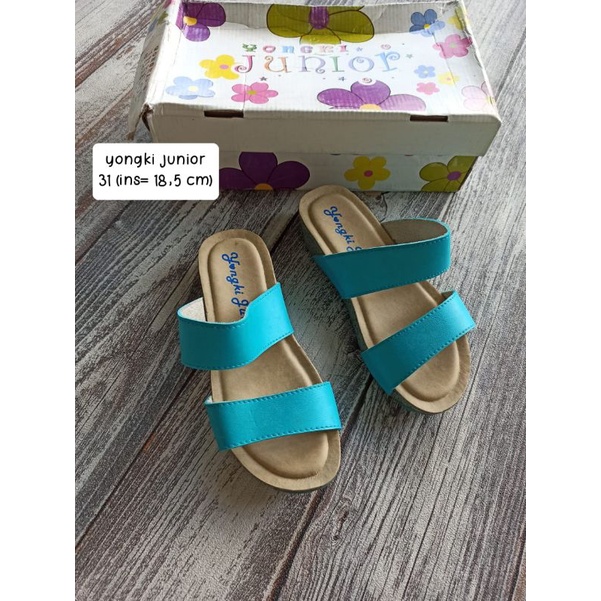 Sandal/sepatu anak yongkids