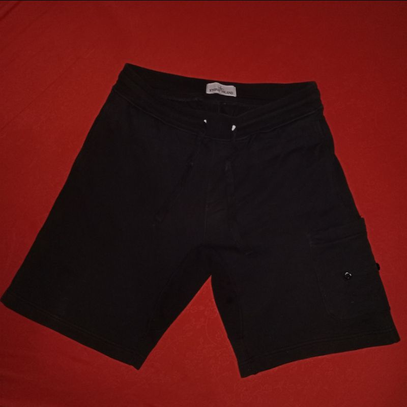 shortpants stone island second used (celana pendek stone island)