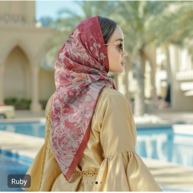 Buttonscarves Dubai Series