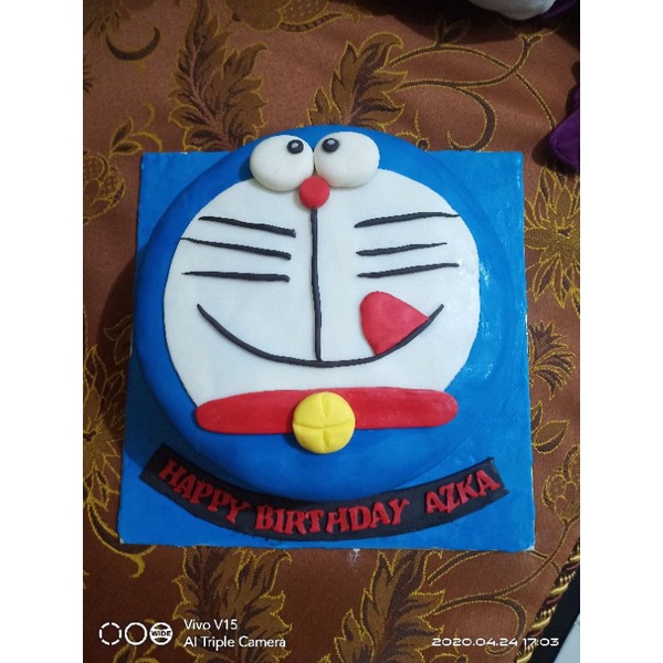 

cake doraemon full fondant