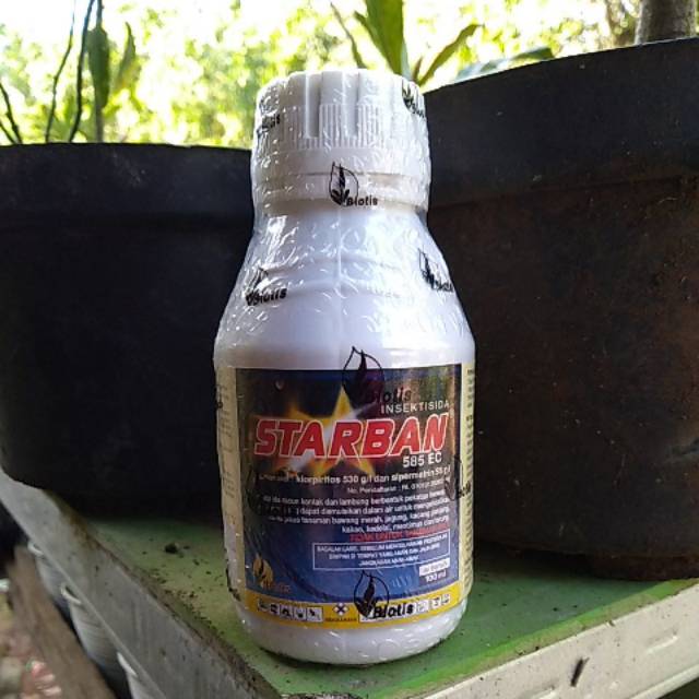 Obat ulat dan belalang + disertai zat pemulih daun yang rusak