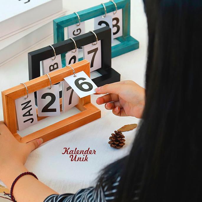 

Kalender Unik KAYU, Model Gantung, tanpa batas, cocok utk kado/hadiah