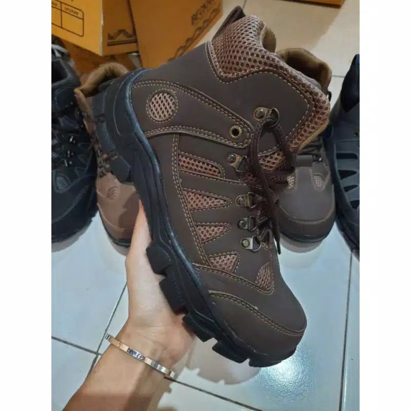 sepatu safety Boot Beckham Limited ( Ujung Besi )