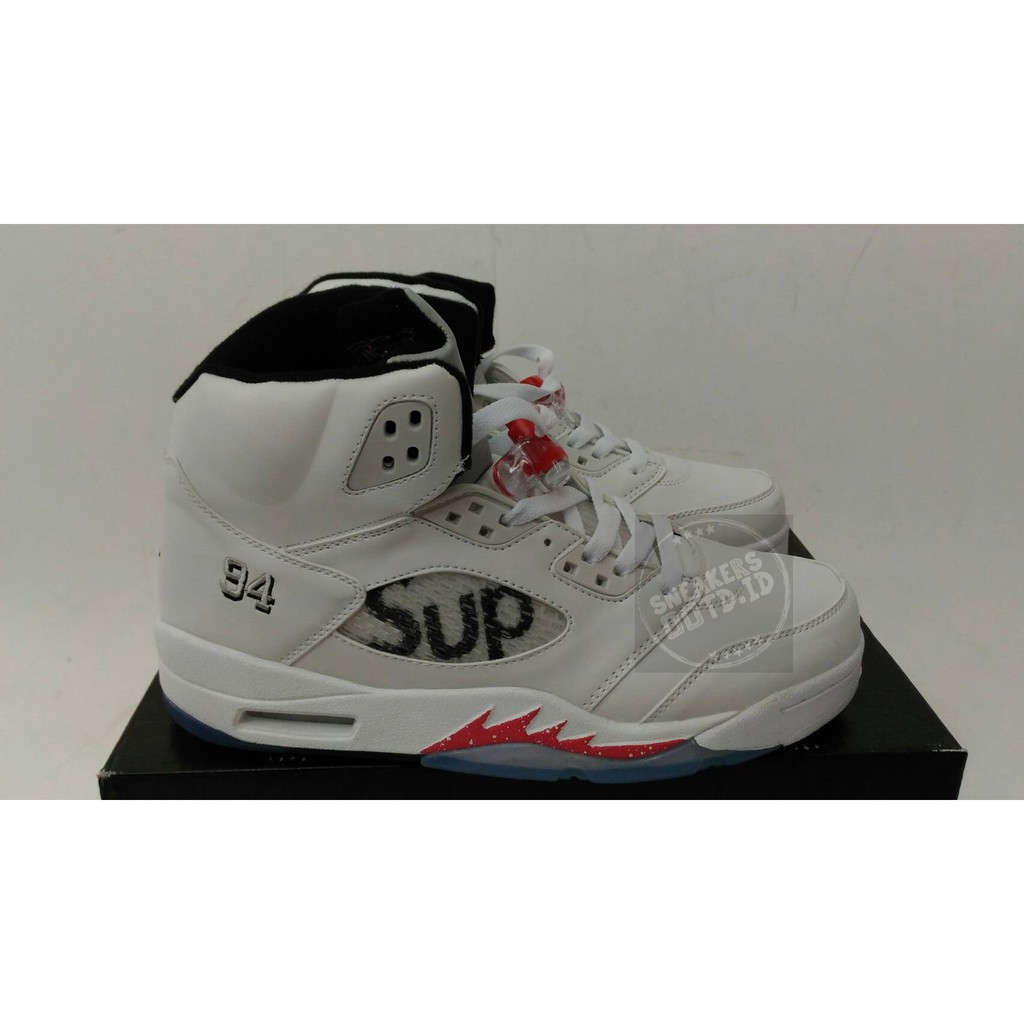 Sepatu basket nike air jordan 5 supreme putih
