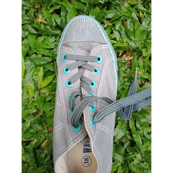 Sepatu Warrior Abu Tosca LC | Warrior Classic Low Cut Grey Tosca