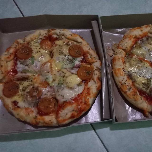 

Pizza sosis medium