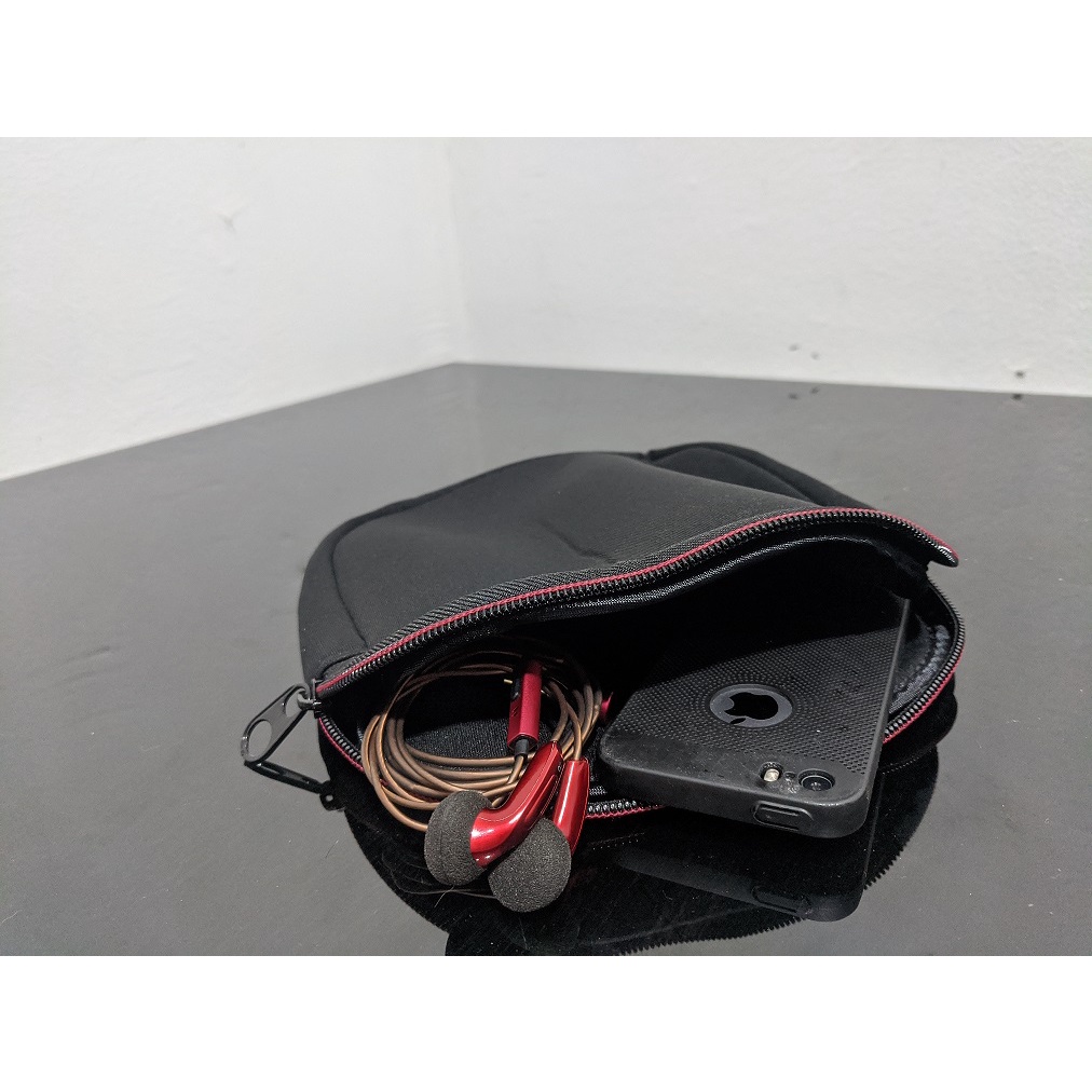 Tas Pouch / sarung / tas elektronik headphone merek plantronics