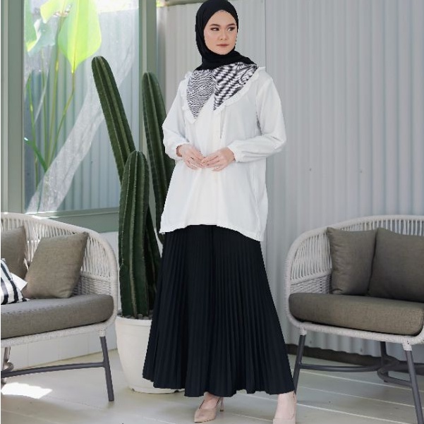 Eleanorre Naura Soft Wool White Top Atasan Muslim Wanita