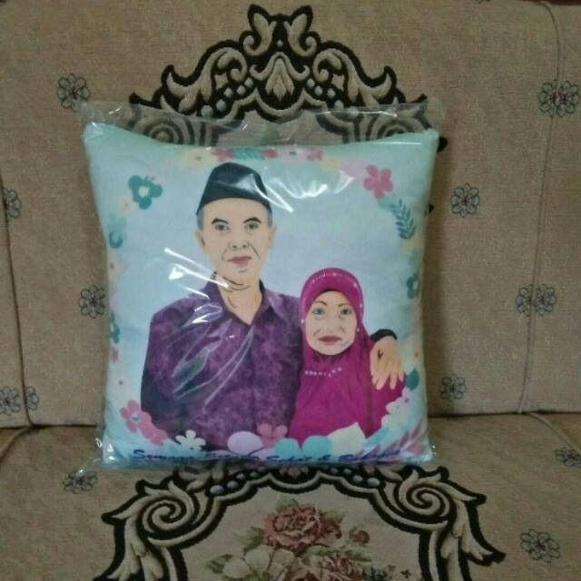 

Kado Bantal Couple