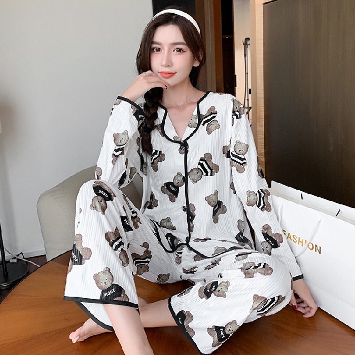 Piyama Wanita Putih Kancing Depan Bermotif PP Lengan Panjang Celana Panjang Import