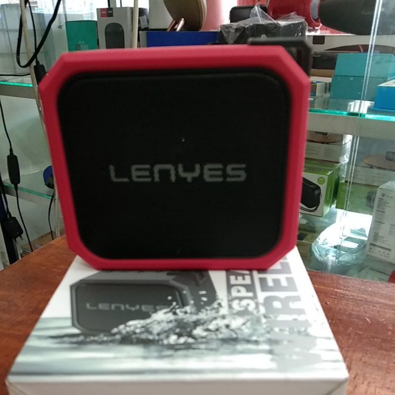 speaker lenyes