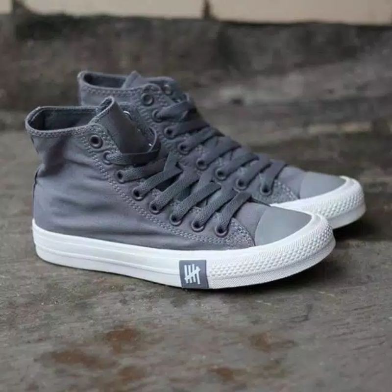 Converse Chuck Taylor New Release Undefeated High Tinggi Abu Grey