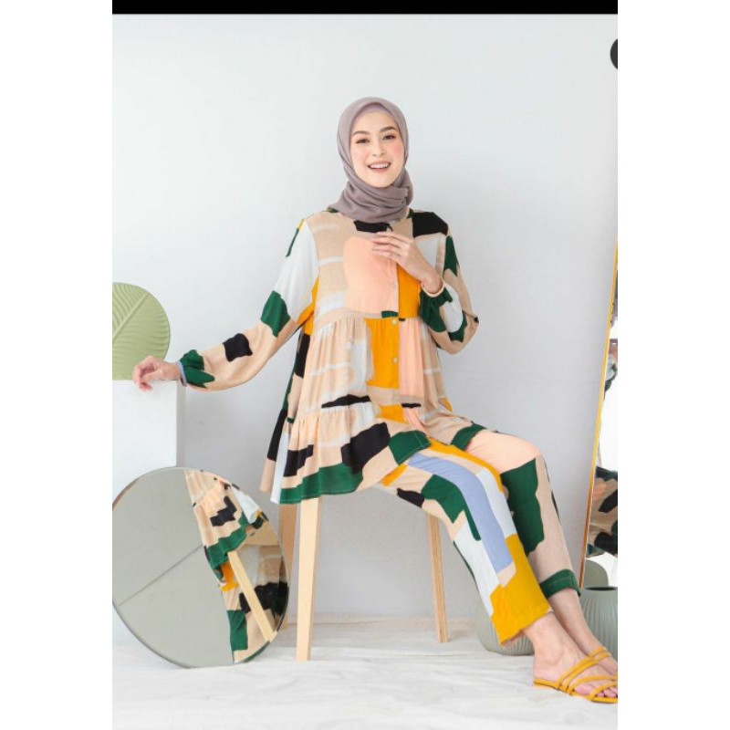 TOKYO SET ARTSY  Callanda hijab