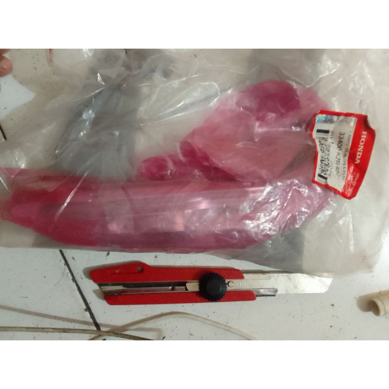 LAMPU SEIN DEPAN KANAN VARIO 125 ORI