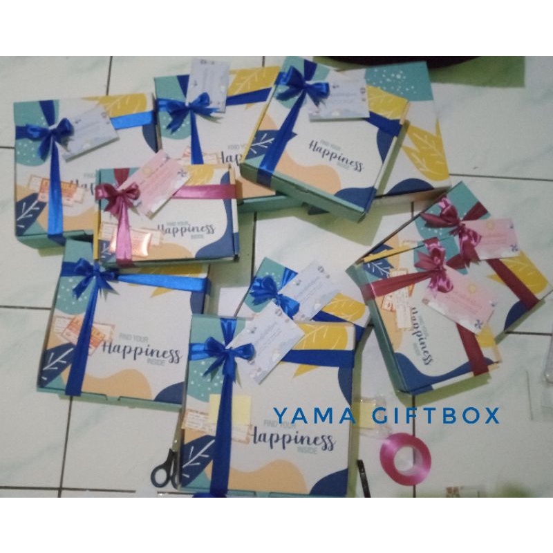 YAMA GIFTBOX HAMPERS PERALATAN MAKAN MPASI BAYI