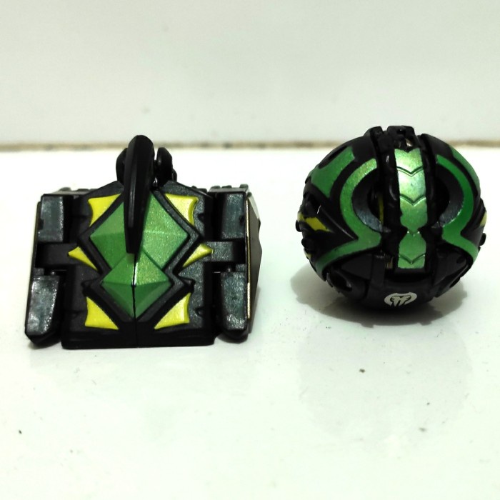 Bakugan Dharak + Battle Gear