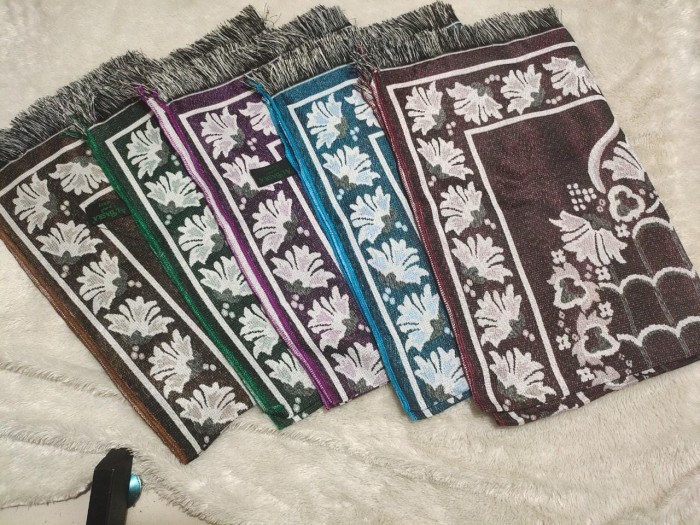 sajadah sholat traveling / sajadah turki / sajadah murah / tipis simple