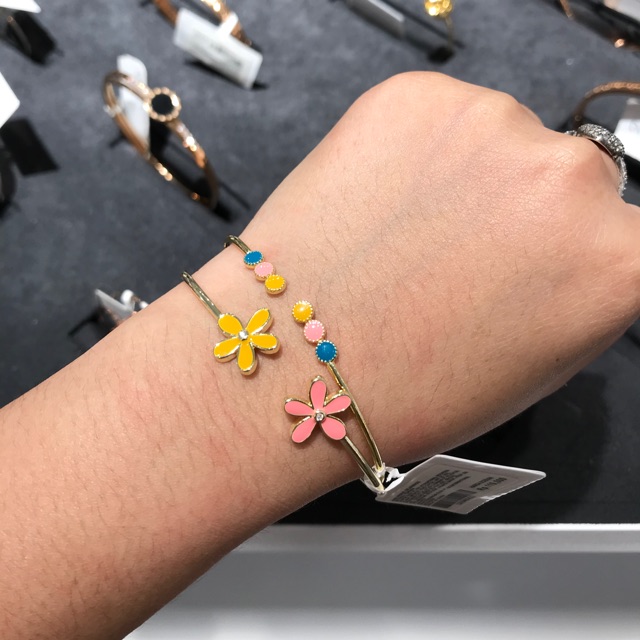 (JASTIP KKV) GELANG BUNGA ( HARGA SUDAH TERMASUK JASTIP)