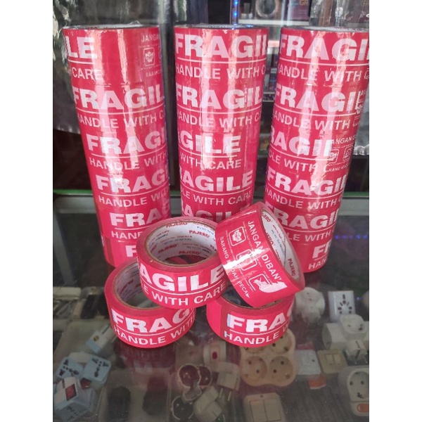 Lakban FRAGILE 48 mm x 72 yard.