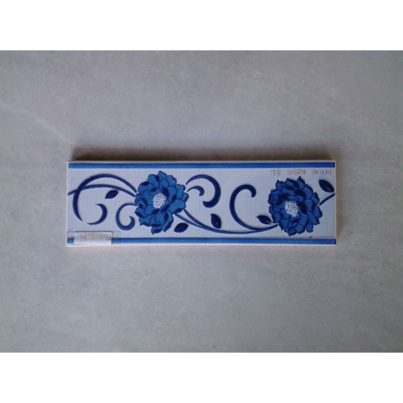 Lis Keramik Dinding 8×25 New Rose BL Pare Kediri