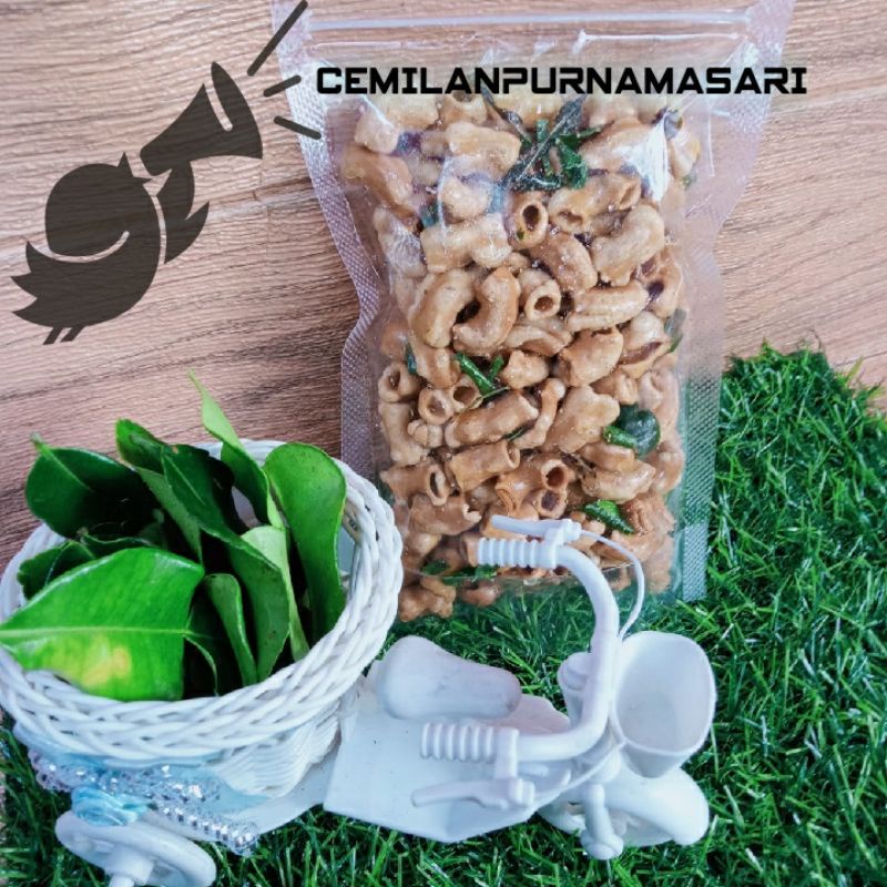 

CEMILAN MAKARONI BANTET DAUN JERUK 100GRAM /SEBLAK/PEDAS/GURIH/SEUHAH/HOT