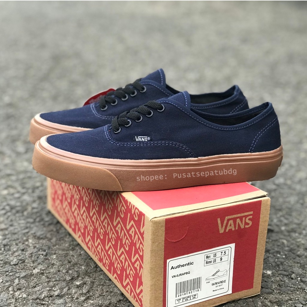 VANS AUTHENTIC BLACK GUM WAFFLE DT