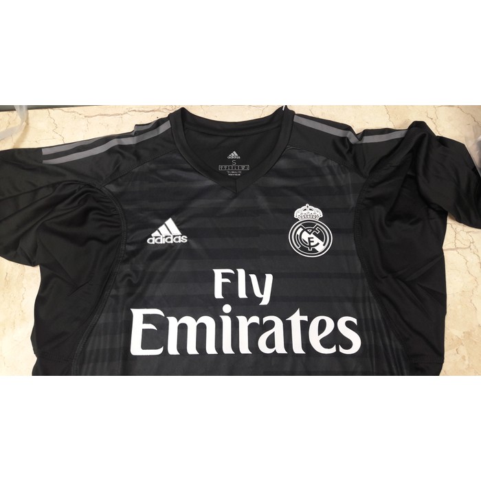 Khanzzs lagi ada      JERSEY BOLA REAL MADRID GK KIPER HITAM OFFICIAL 2018-2019 GRADE ORI     Mari