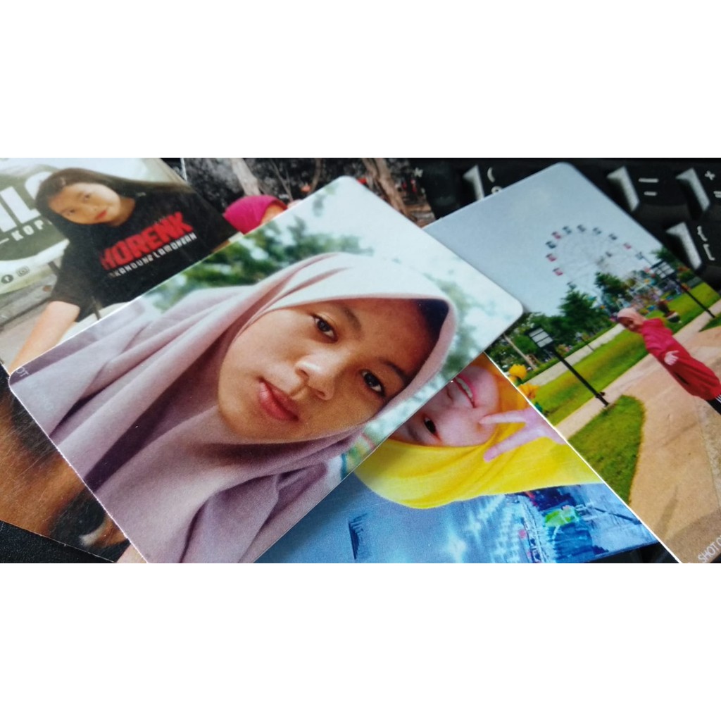 

Photo Card 2R Sudut Oval Laminasi Glossy