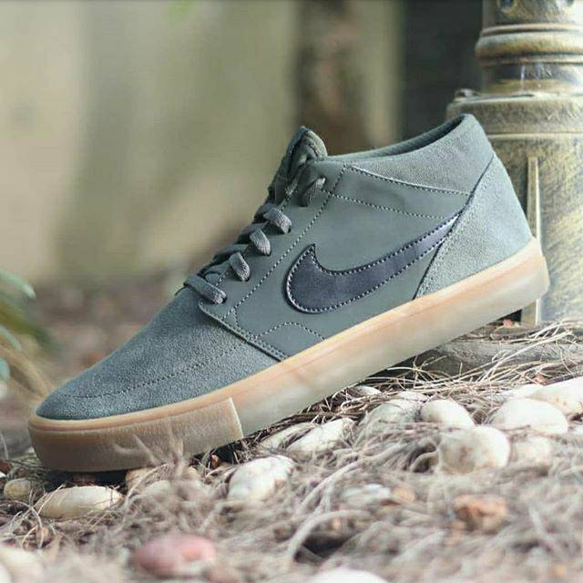 NIKE SB PORTMORE MID GREEN GUMSOLE (BNWB/REPLACED BOX)