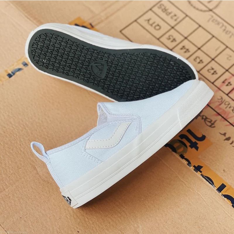 Ventela icon slip on black natural &amp; white original