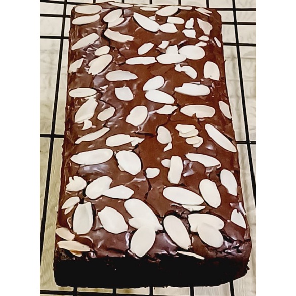 

BROWNIES PANGGANG ALMOND PREMIUM