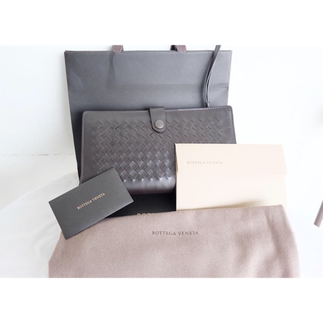 Authentic preloved like new bottega veneta clutch