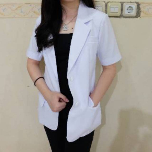 Blazer pendek putih wanita (snelli pendek)