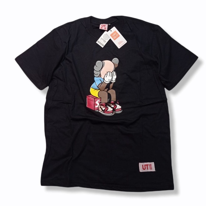kaos distro uniqlo baju dewasa / pakaian pria wanita-cry