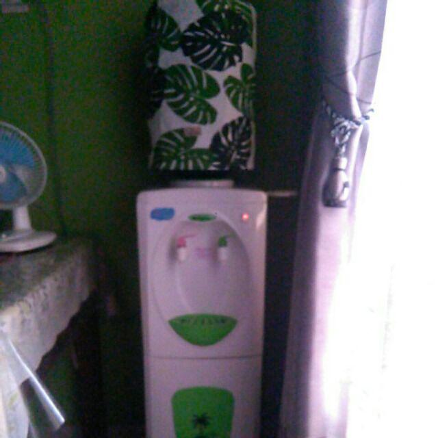 Cover Sarung Penutup Pelindung Galon Aqua - Motif Daun Monstera