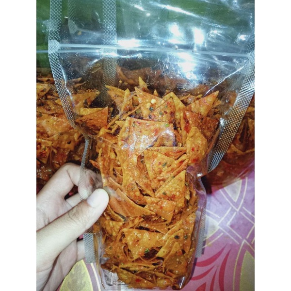 

Keripik Pangsit Pedas Daun Jeruk