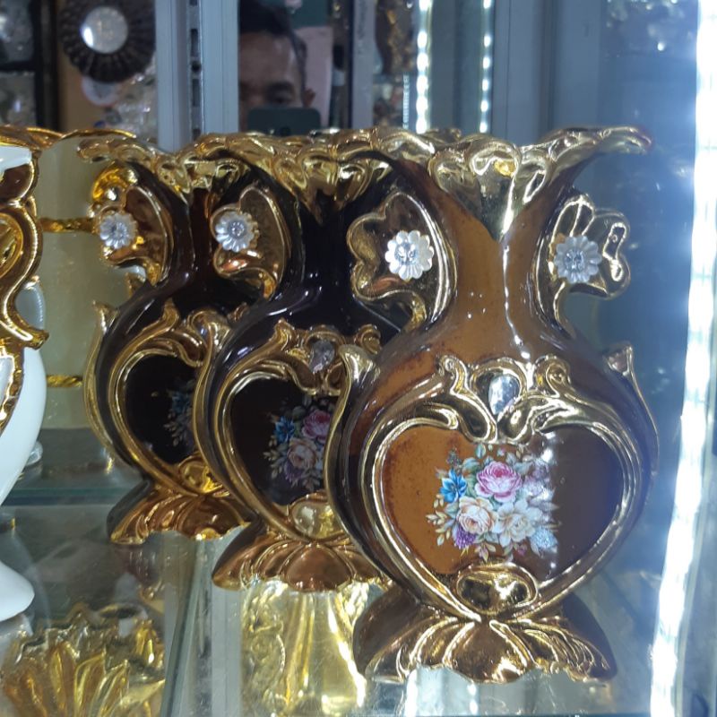 3 Pcs guci mini warna coklat kombinasi gold motif mutiara timbul Pajangan lemari kaca Hiasan lemari sudut Vas bunga keramik Dekorasi rumah