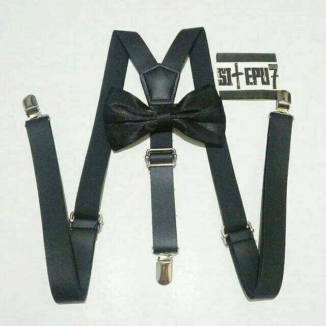 PAHE  Suspender Hitam kulit imitasi dan Dasi kupu-kupu hitam.