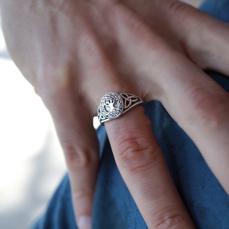 Cincin Bahan alloy Warna silver Gaya retro Eropa Amerika