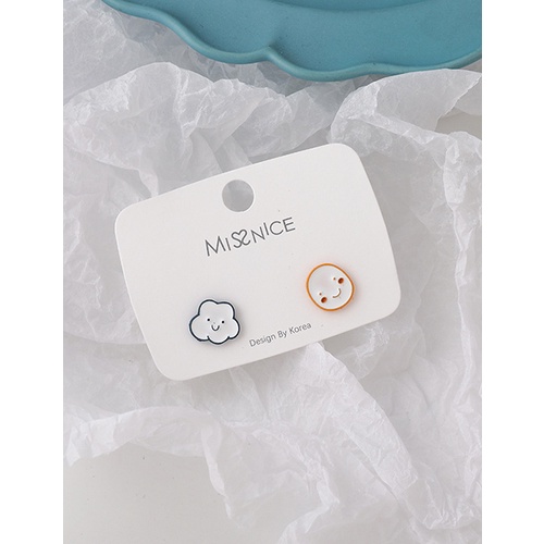 LRC Anting Tusuk Fashion White Cloud Smiley Asymmetrical Stud V52459