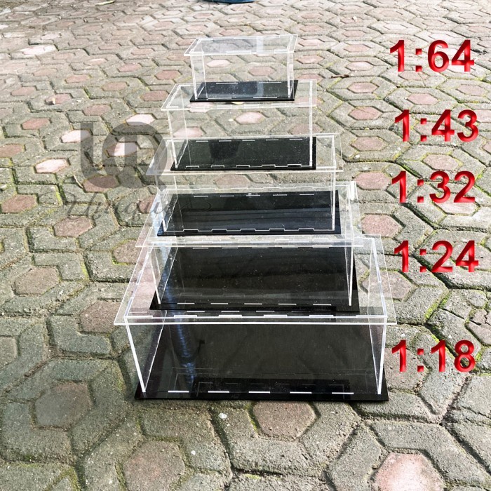 Box Displat Diecast Acrylic 1:32 20x8x8 - Kotak Produk Akrilik 1/32