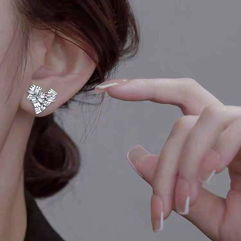 Mxbeauty Anting Love Hati Trendy Kreatif Wanita Unik Alloy Patah Anting Gaya Korea